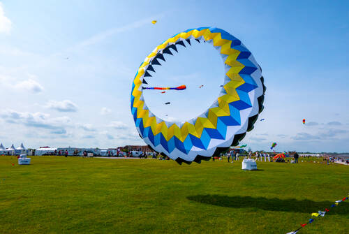 Drachenfest am Strand von Norddeich in Ostfriesland