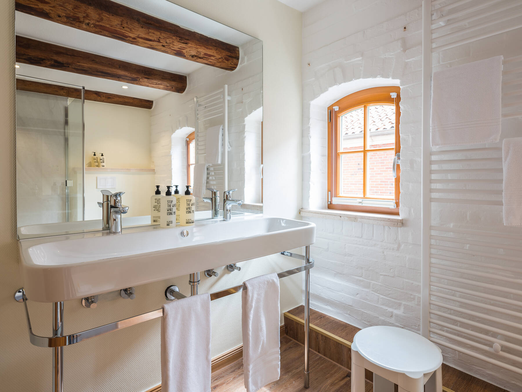 Charmantes Komfort-Zimmer historical im Boutiquehotel Tides in Norden