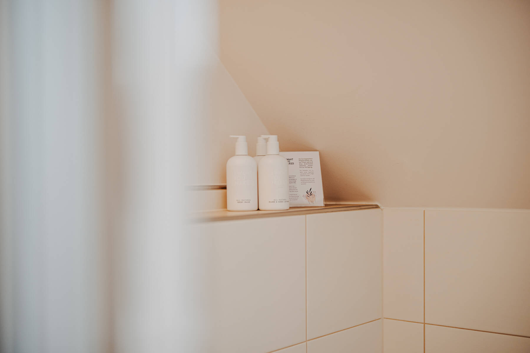 Helles Economy-Zimmer ocean im Boutiquehotel Tides in Norden, Ostfriesland